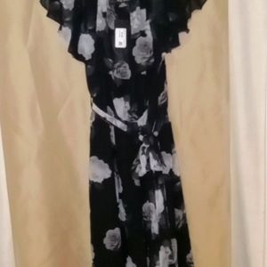 City Chic, Black with Grey flowers/size 18